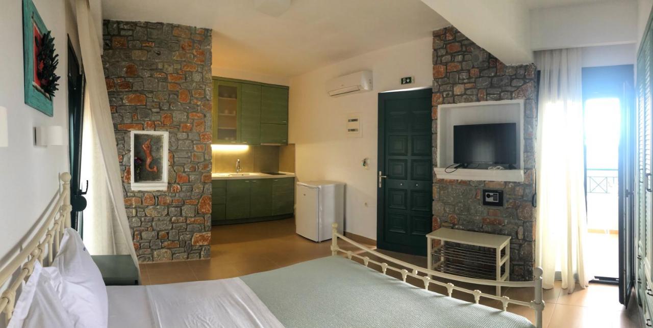 Azzurro Hotel Katsaros  Екстериор снимка