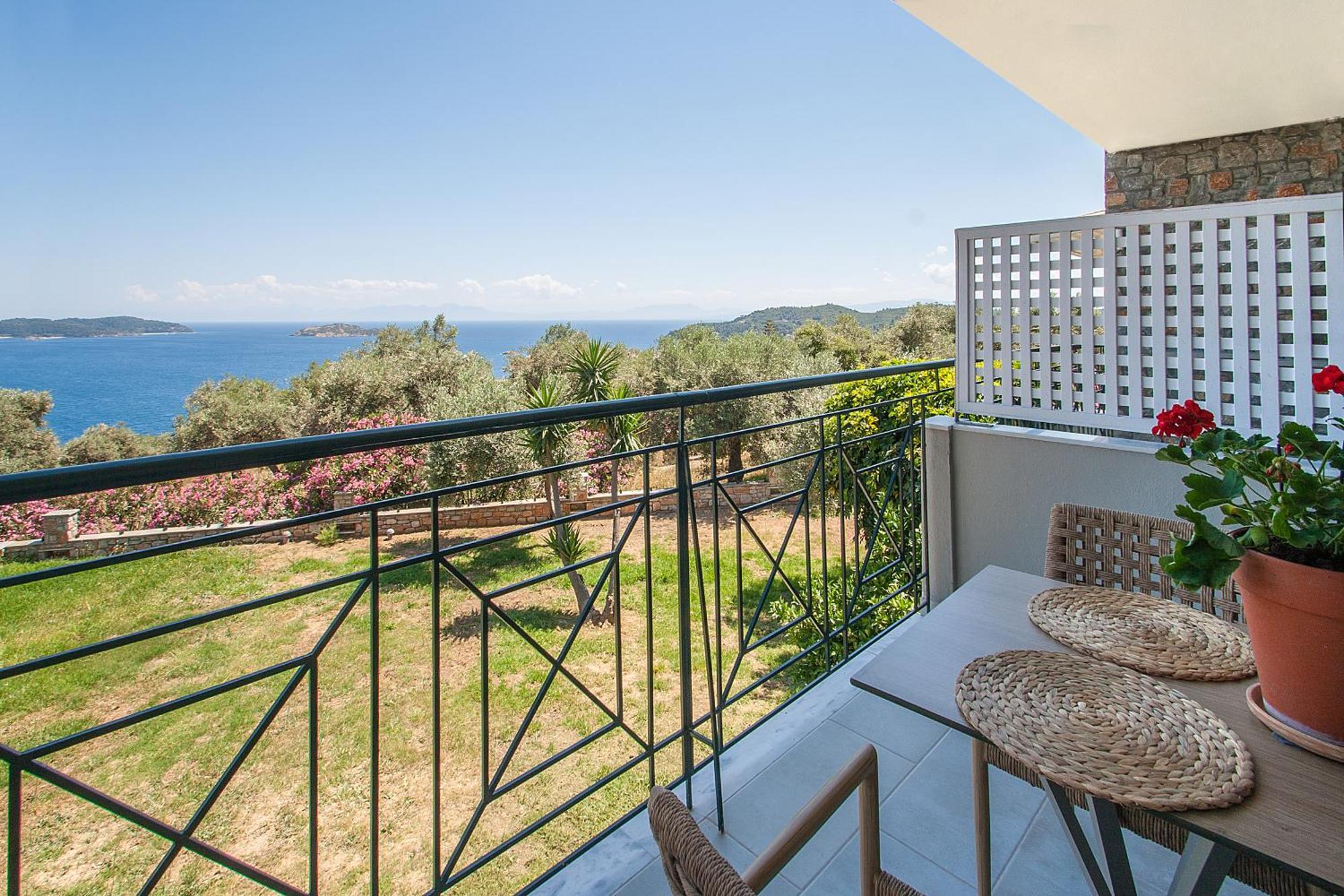 Azzurro Hotel Katsaros  Екстериор снимка
